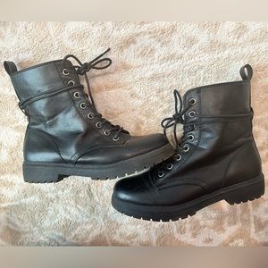 Black lace up boots - 9